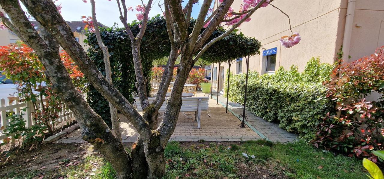 Kyriad Direct Arpajon Exteriér fotografie
